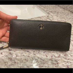 - Brandnew Kate Spade wallet NWT